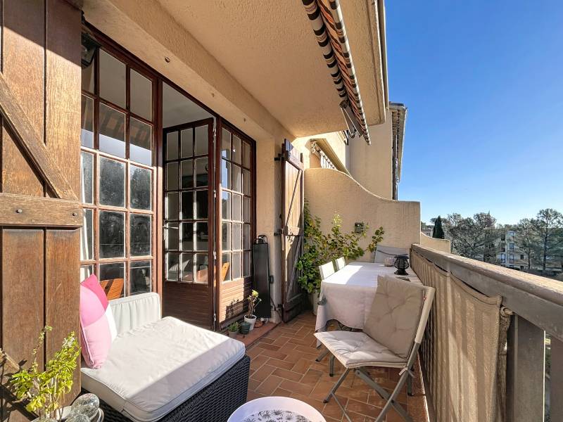 2 PIECES 54M2 BOULOURIS PROCHE PLAGE AU CALME