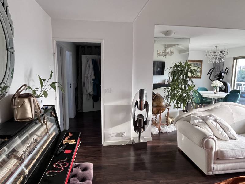 3 pièces 75 m² Dernier étage T3-4 centre ville au calme lumineux avec parking