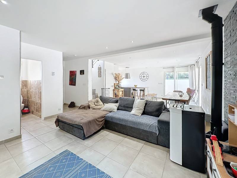 À Vendre : Villa Récente de Standing à Bagnols-en-Forêt