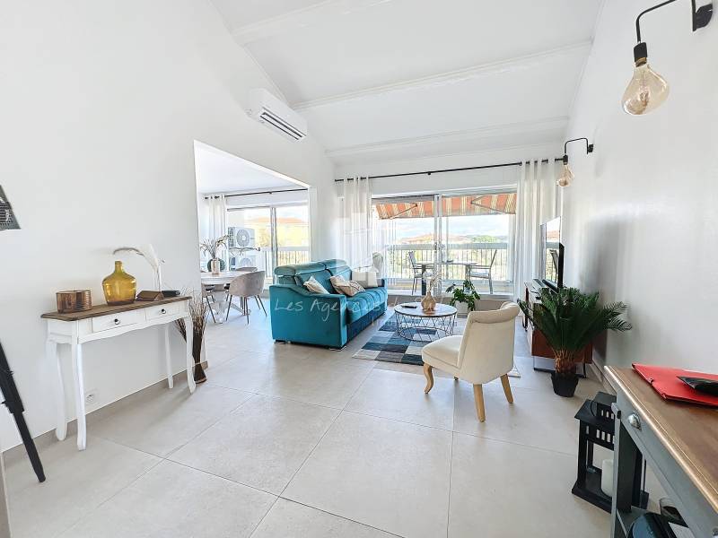 3 PIÈCES 69.08 M² SUPERBE APPARTEMENT DERNIER ÉTAGE À LA LIMITE DE SAINT RAPHAËL