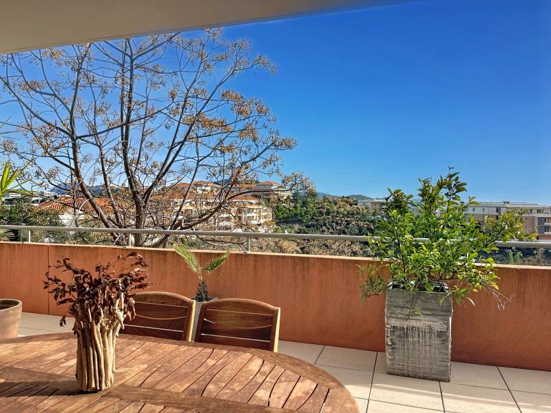 Vue dégagée pour ce bel appartement