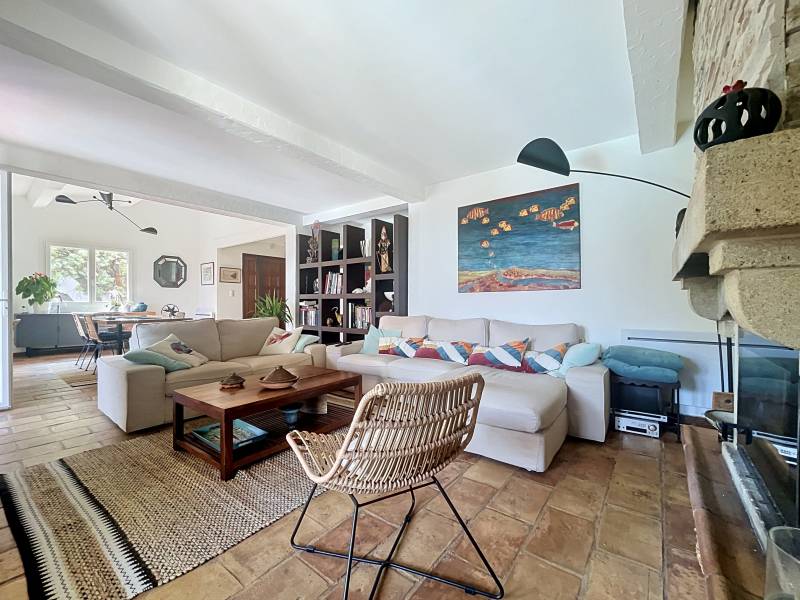 6 pièces 194 m² 1160 m² Villa de caractère au Calme en fond d'impasse à Boulouris