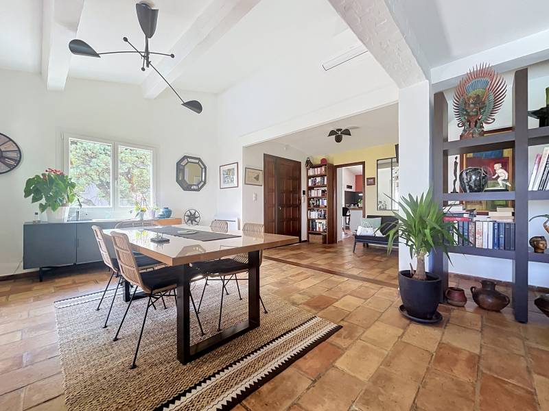 6 pièces 194 m² 1160 m² Villa de caractère au Calme en fond d'impasse à Boulouris