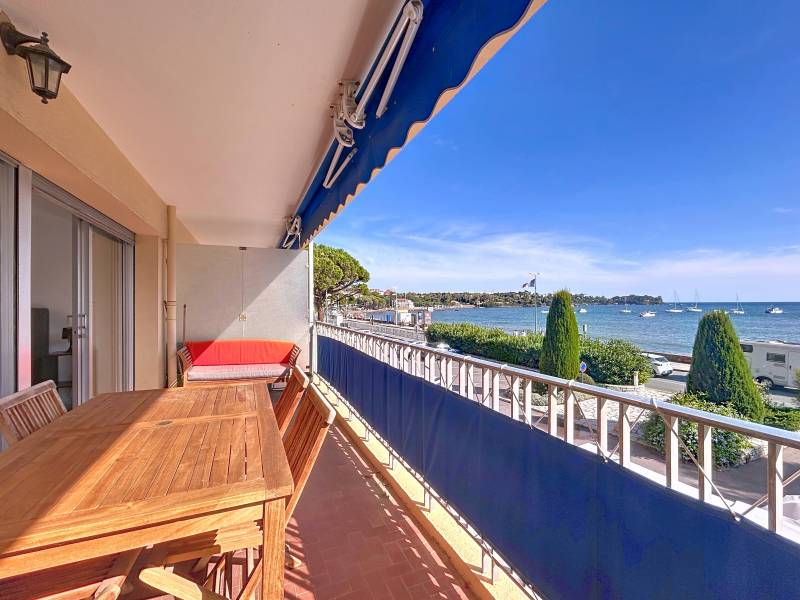 1 pièce 33 m² Agay Rare à la Vente Studio avec Grande Terrasse et Vue mer Panoramique