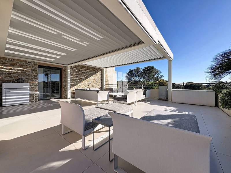 4 pièces 143 m² Villa sur le toit- Cœur de Boulouris- Vue panoramique -