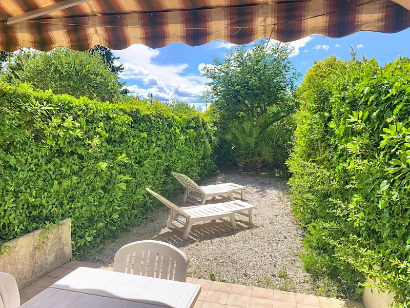 1 pièce 23 m² À deux pas de la plage - Studio avec jardinet dans résidence de standing avec piscine