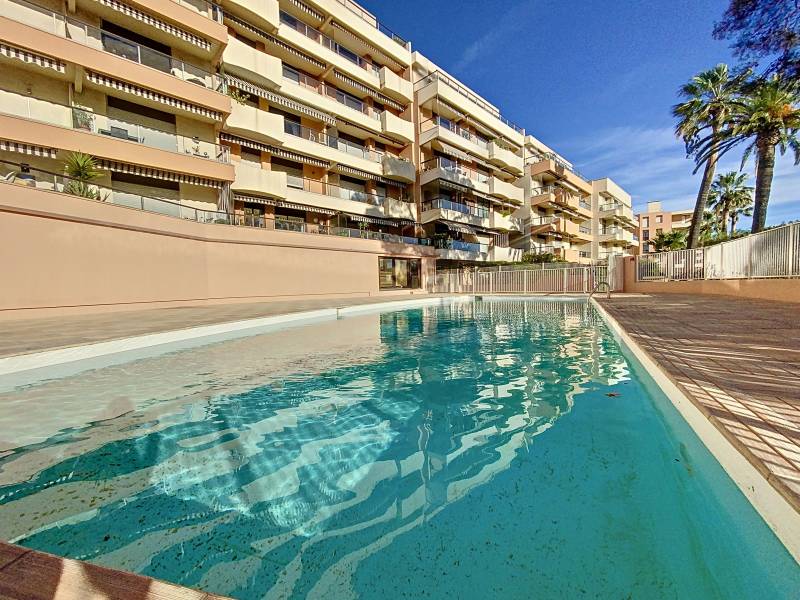 APPARTEMENT 2 PIÈCES 55 M²  TRIANGLE D'OR