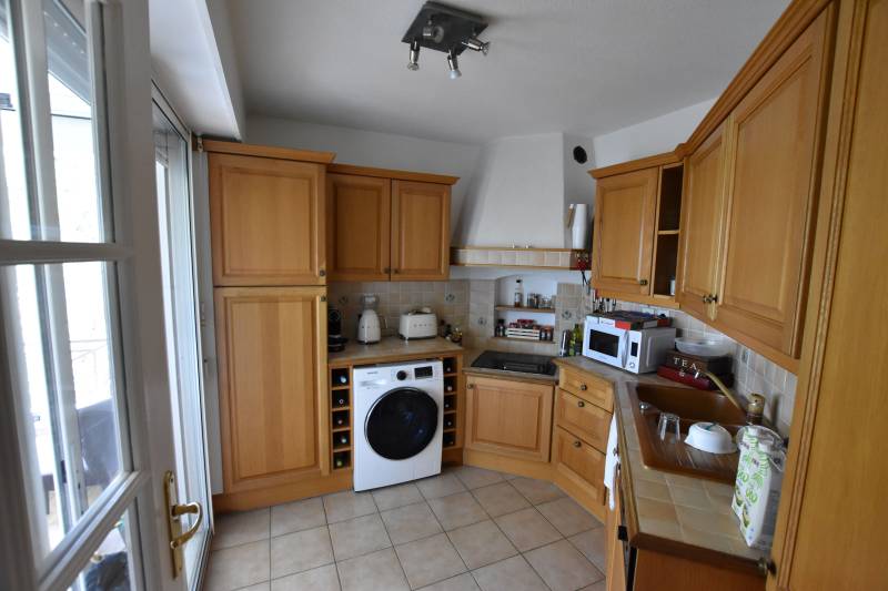 APPARTEMENT 2 PIÈCES 49.1 M² DANS LES GOLFS À SAINT RAPHAEL AU CALME ABSOLU EN DERNIER ÉTAGE AVEC GARAGE