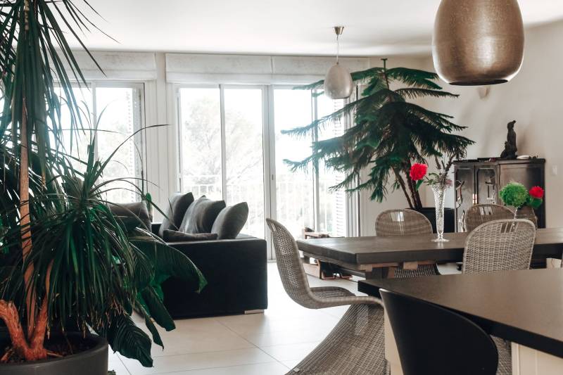 7 PIÈCES 266 M² 1330 M² A VENDRE BELLE VILLA AUX PRESTATIONS DE QUALITES VUES MER A QUELQUES PAS DES COMMERCES DE BOULOURIS