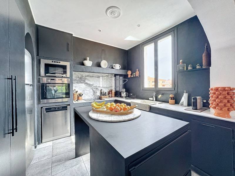 5 PIÈCES 125 M² A VENDRE MAISON SUR STE MAXIME PRES DU CENTRE-VILLE AVEC 3 CHAMBRES