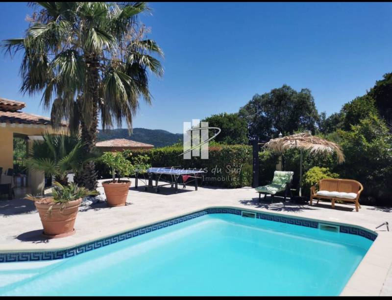 5 PIÈCES 186 M² 1500 M² VILLA PROVENÇALE PLAIN PIED APERÇU MER