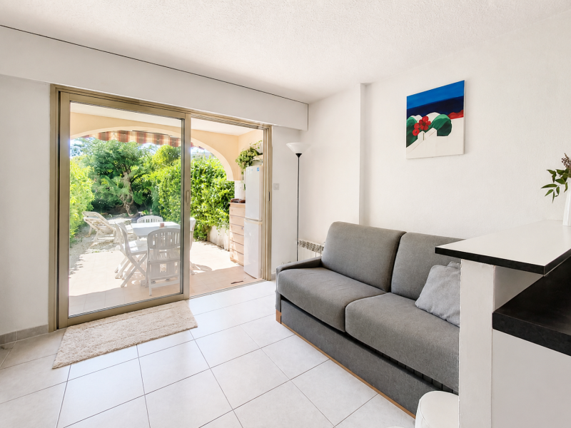 1 pièce 23 m² À deux pas de la plage - Studio avec jardinet dans résidence de standing avec piscine