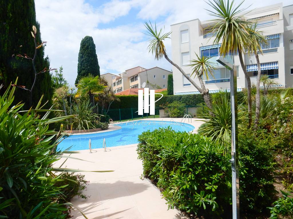 A VENDRE 2 PIÈCES 48.92 M² -BOULOURIS TOUT À PIED-