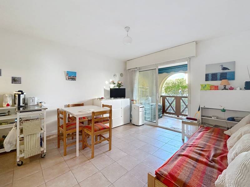 2 pièces 29 m² Appartement sur port Fréjus, bon rendement locatif