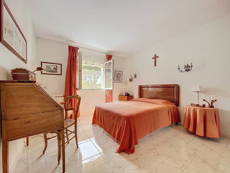 7 pièces 126.07 m² 1420 m² Propriété de charme sans vis-à-vis avec piscine et terrain de pétanque à Saint-Raphaël