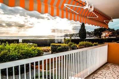 RECHERCHE STUDIO OU APPARTEMENT VUE MER A SAINT RAPHAEL BOULOURIS